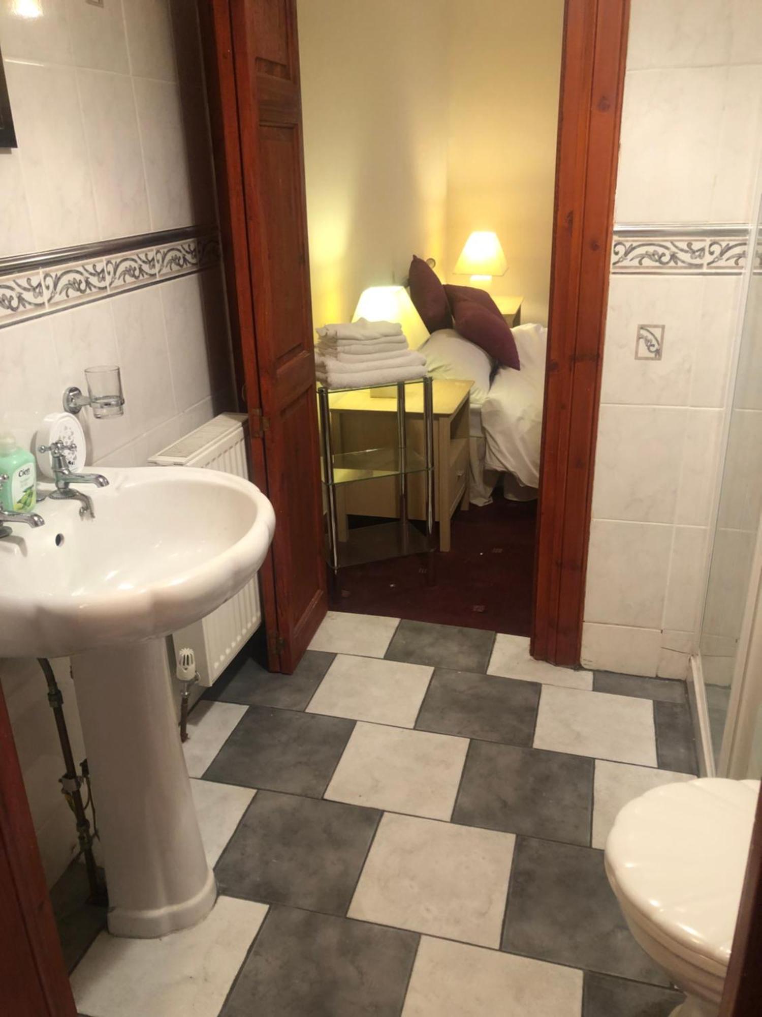 Executive Serviced Apartments 2 フォーファー エクステリア 写真